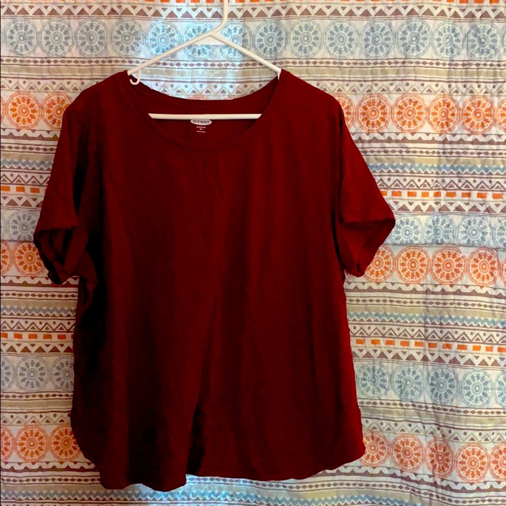 Burgundy tee shirt
